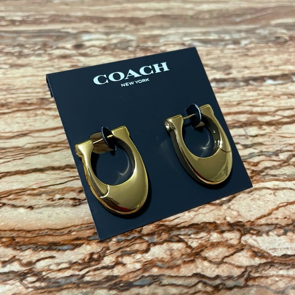 Coach - Picture 1 of 3